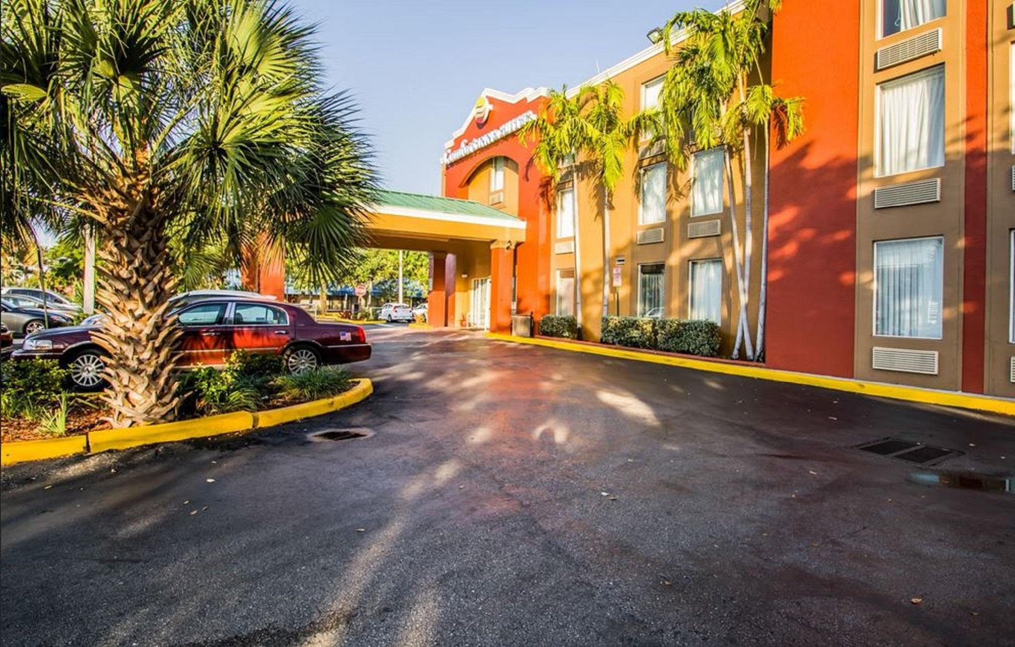 Comfort Inn & Suites Fort Lauderdale West Turnpike Lauderdale Lakes Екстер'єр фото