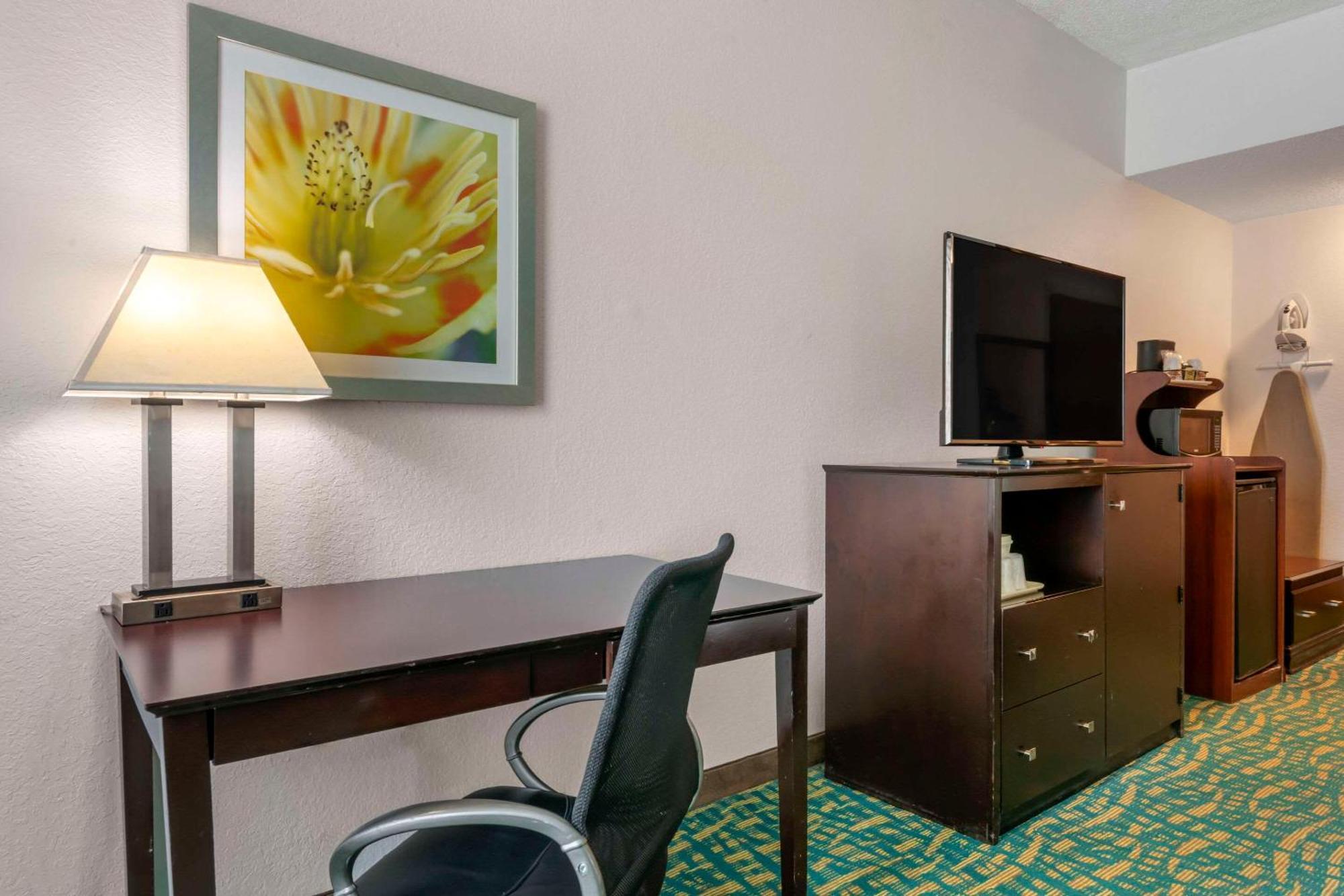 Comfort Inn & Suites Fort Lauderdale West Turnpike Lauderdale Lakes Екстер'єр фото